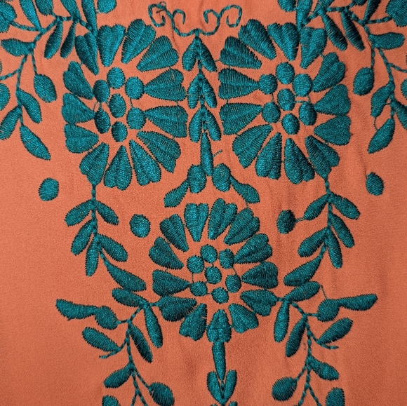 Umgee split back top - Picture 3 of 5